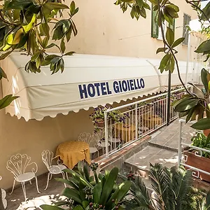 Couette-café Gioiello, Celle Ligure