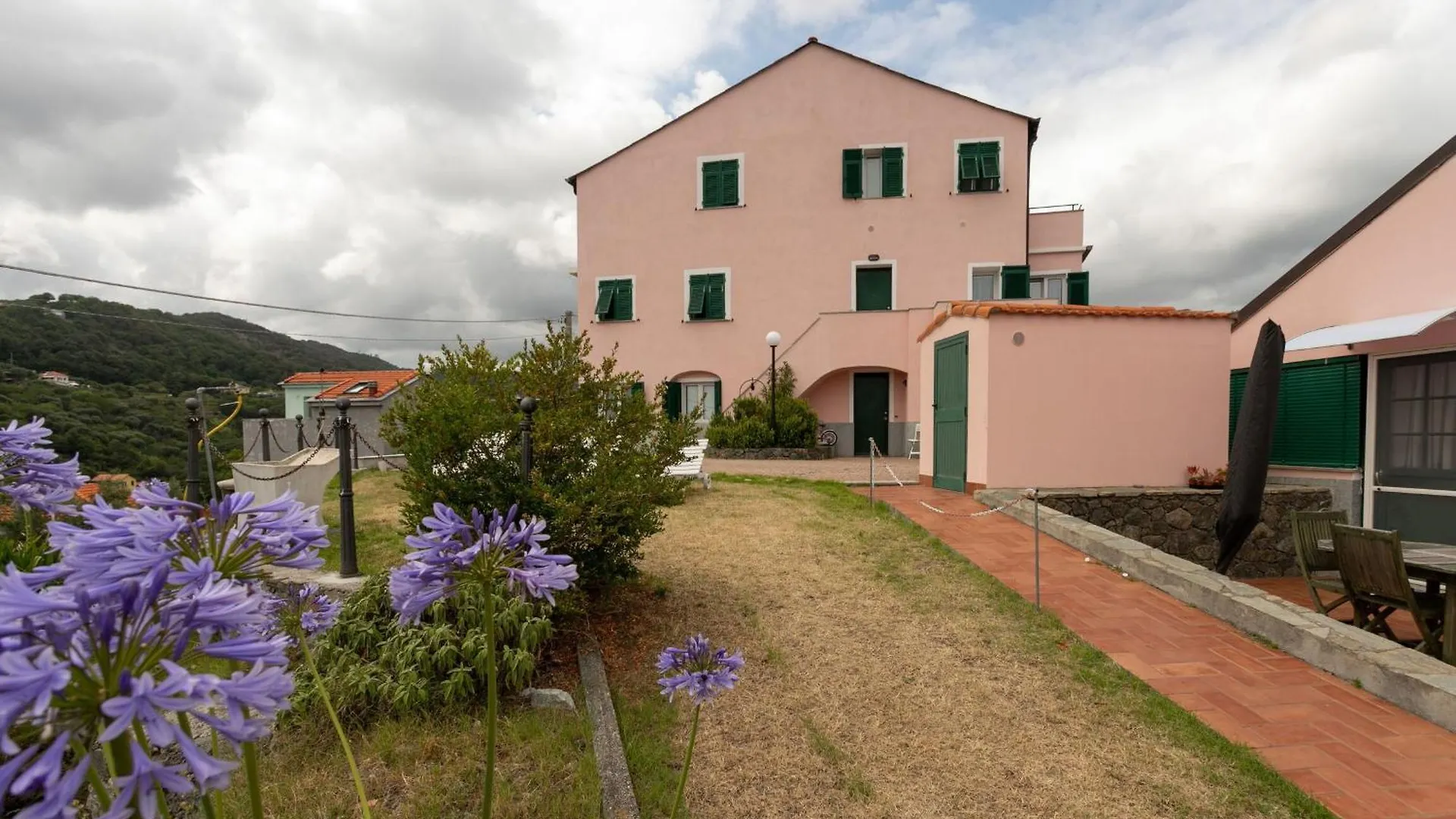 Villa Zafferano Suites - Mirto Celle Ligure 0*,  Italia