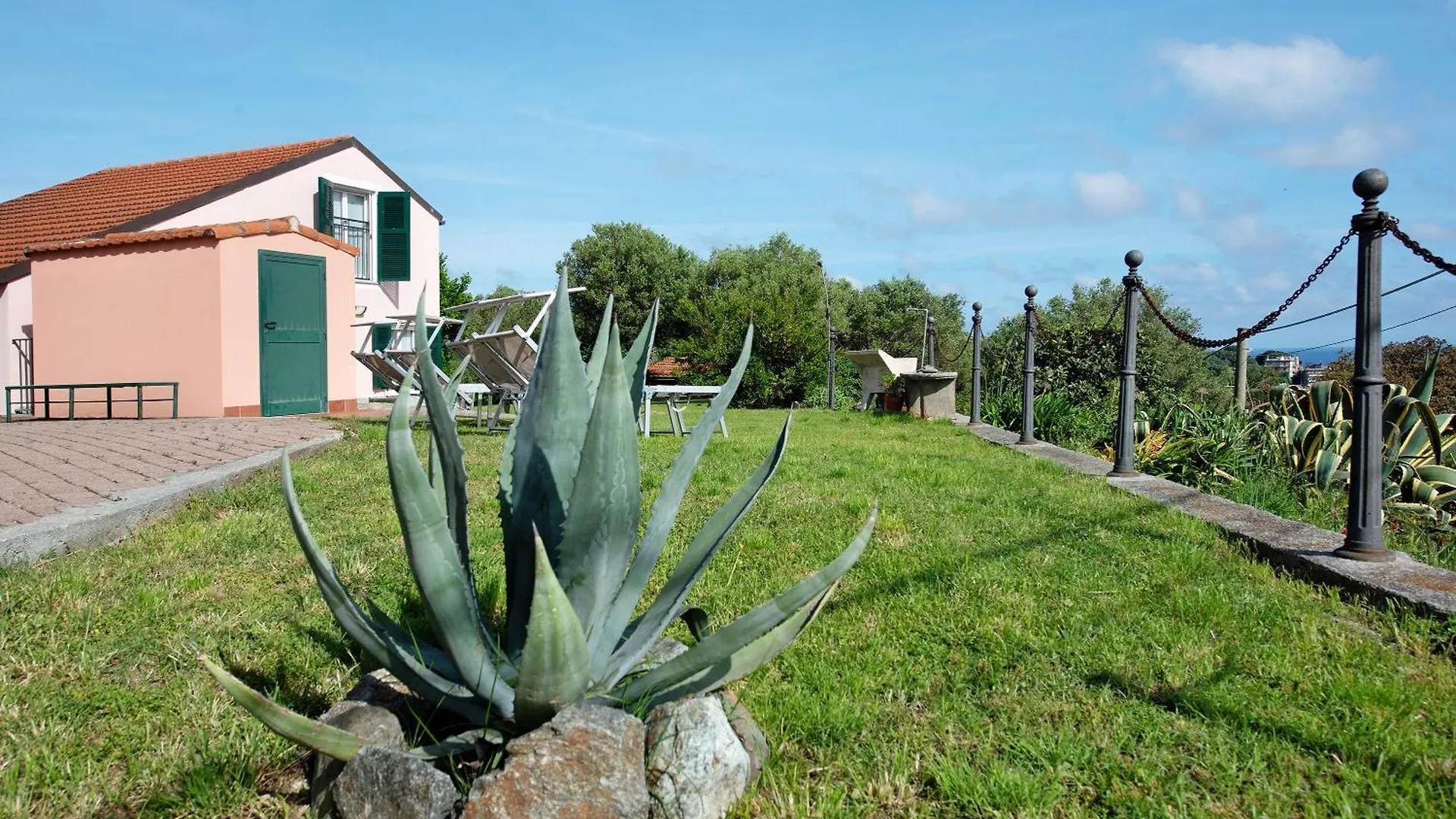 Villa Zafferano Suites - Mirto Celle Ligure